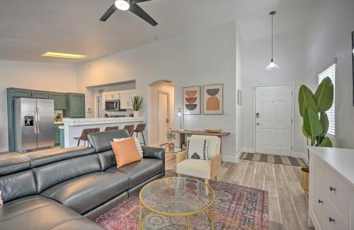 Greenacres House | Stylish Bakersfield Getaway with Pool Table!
