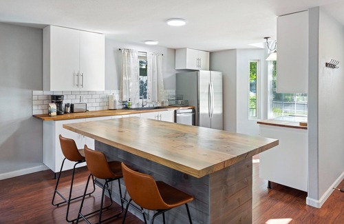 Mountain View House | Stylish Bend Retreat | Hot Tub, Fenced Yard & Garage