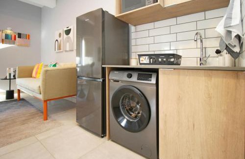 Greater Johannesburg Metropolitan Area Apartment | Stylish Circa 2222 in Illovo