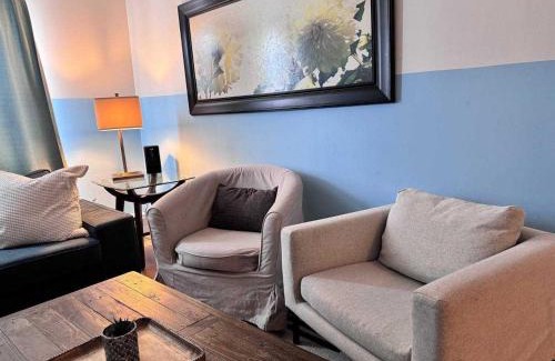 North End Apartment | Stylish City Base for Groups and Families, Unit #4