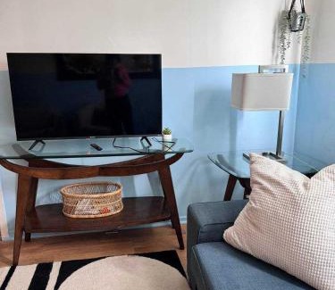 North End Apartment | Stylish City Base for Groups and Families, Unit #4