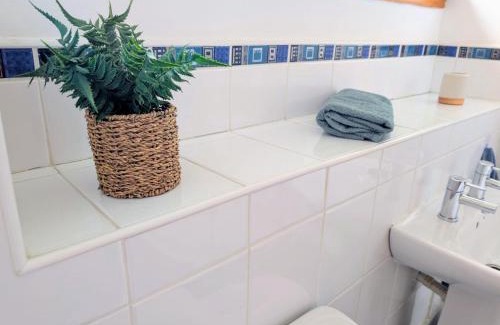 Saltcoats House | Stylish Coastal Retreat in Saltcoats