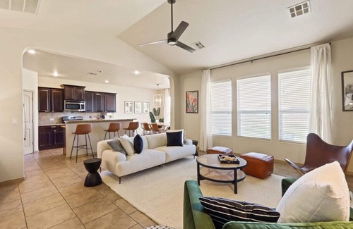 Las Cruces House | Stylish & Comfy House with Backyard and Parking