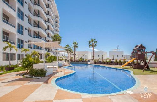 La Paz Apartment | Stylish Condo with Pools Gym Sunset Bay Views