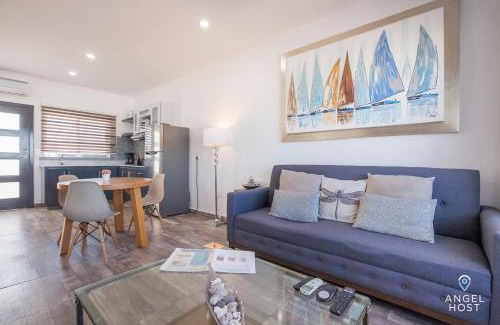 La Paz Apartment | Stylish Condo with Pools Gym Sunset Bay Views