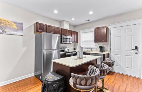 Midtown Apartment | Stylish & Cozy 2-BR Detroit