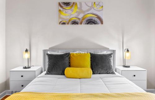 Midtown Apartment | Stylish & Cozy 2-BR Detroit