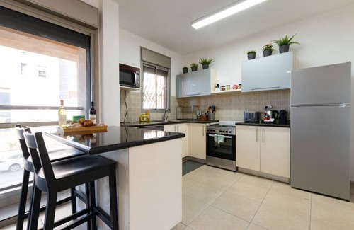 Bat Yam Apartment | Stylish & Cozy Seaview Vacation APT