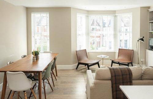 Stroud Green Apartment | Stylish Crouch End 2B2B Flat - Sleeps 6