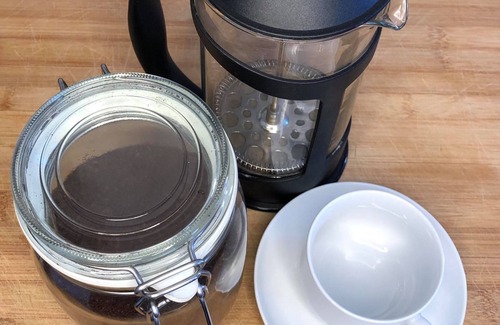 Queens Quarter Apartment | Stylish duplex apt close to downtown & Queens Uni (Wellesley Avenue)