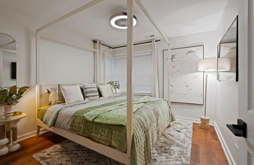 Evanston House | Stylish Evanston Retreat Near NU & Lakefront