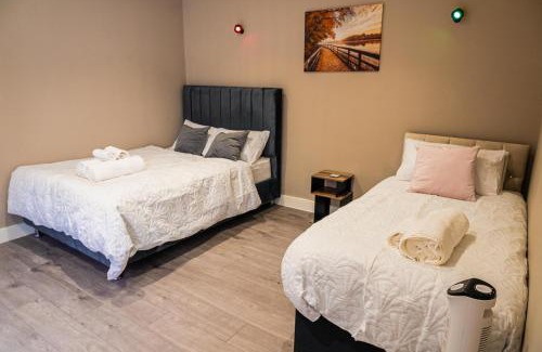 Wolverhampton Apartment | Stylish Flat in Wolverhampton - Short and long Stay with Free Parking