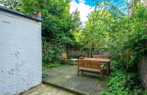 Notting Hill Apartment | Stylish flat with garden in Notting Hill