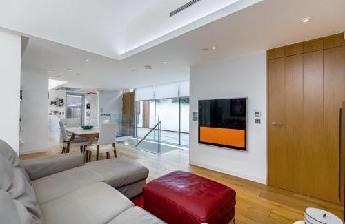 North Kensington House | Stylish house with superb space