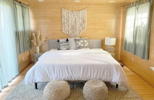 Depoe Bay House | Stylish Oceanfront Cottage Overlooking Pirate Cove