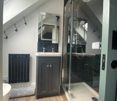 Tetbury Apartment | Stylish one bedroom Cotswold Coach House Tetbury