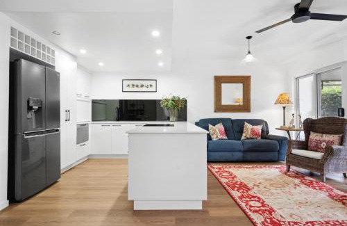 Noosaville Apartment | Stylish River Escape, Noosaville