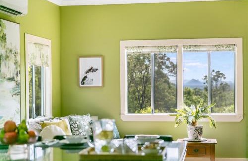 Moorina House | Stylish, Scenic Rural Retreat