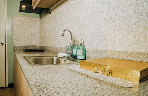 Sasa Apartment | 🌿 Stylish & Serene Stay in Davao City 🌿