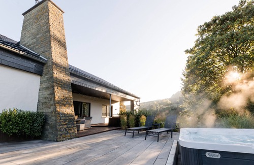 Niederlandenbeck House | Stylish, spacious house with open kitchen /whirlpool