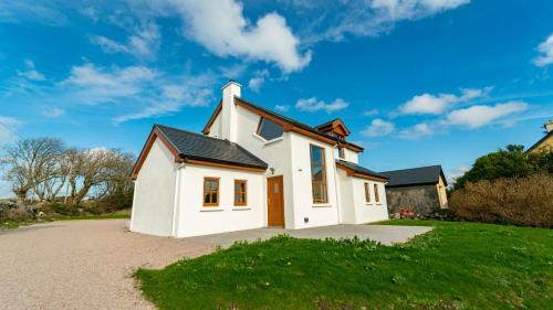 Spiddal House | Stylish, Spacious Sea View House