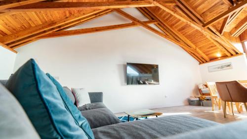 Spiddal House | Stylish, Spacious Sea View House