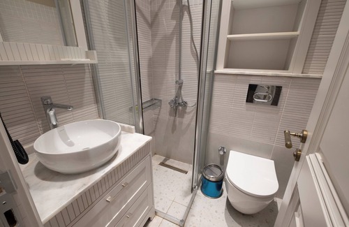 Tophane Apartment | Stylish Studio Apartment in Prime Location