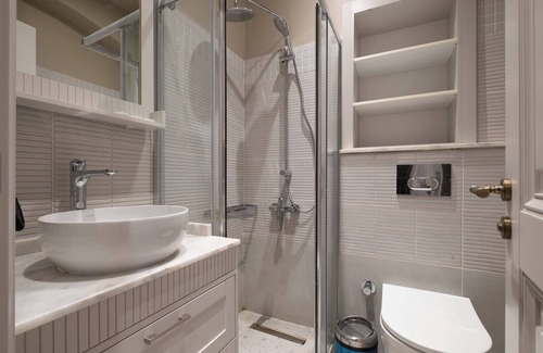Tophane Apartment | Stylish Studio Apartment in Prime Location