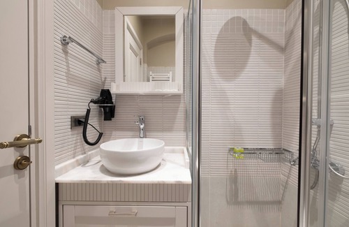 Tophane Apartment | Stylish Studio Apartment in Prime Location
