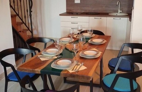 Cove Rogacic Apartment | Stylish Two bedroom Apartment Tia in Vis