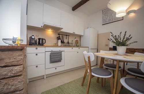 Pieve Apartment | Stylish vacation apartment in Tremosine sul Garda, Lake Garda