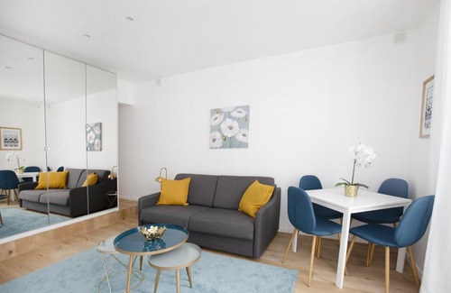 Notre-Dame-des-Champs Apartment | Stylist and cosy appartement in Montparnasse