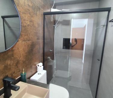 Praia de Leste House | Suíte 25 família Praia de Leste