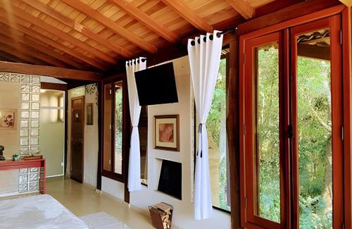 Mairipora Ski Chalet | Suíte c/Café, Hidro, Lareira e Piscina - 20min SP