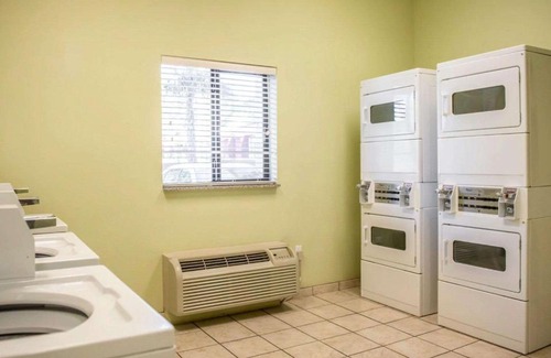 Bay VIew Addition Hotel | Suburban Studios near Panama City Beach