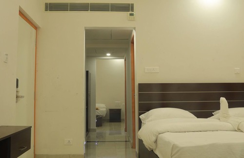 Thirukadaiyur Hotel | Sudeeksha Residency