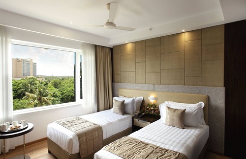 Kumbalam Hotel | Sugar Business Hotel