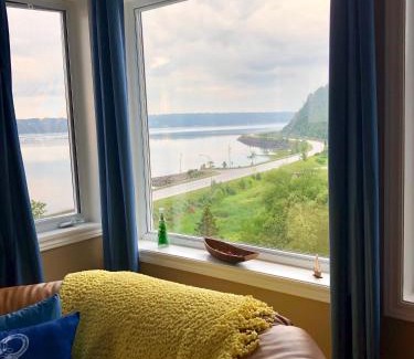 Saint Fulgence Apartment | Suite 1 Flèche du fjord vue Saguenay Monts Valin