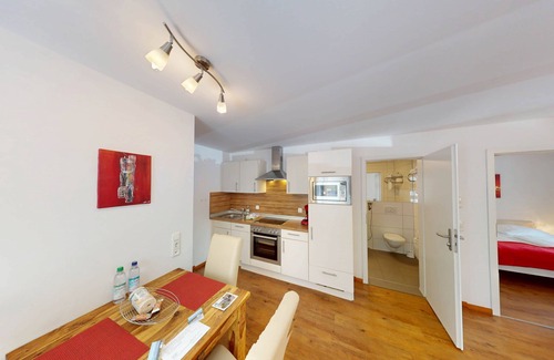 Bad Aibling Apartment | Suite 1 im EG, 2 Zi-Apartment mit Terrasse