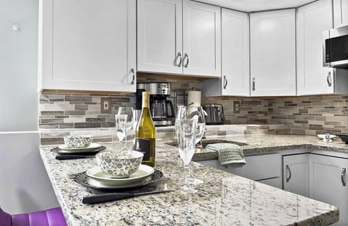 Chelsea Condo | Suite at House of L