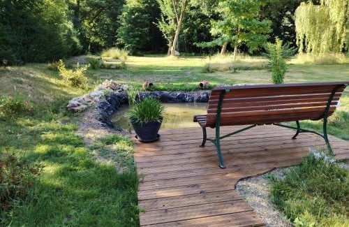 Pouzy-Mesangy Bed & Breakfast | Suite Balnéo en bord de forêt
