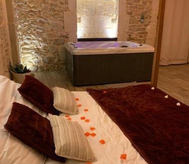 Milhaud Apartment | Suite de caractère avec Jacuzzi