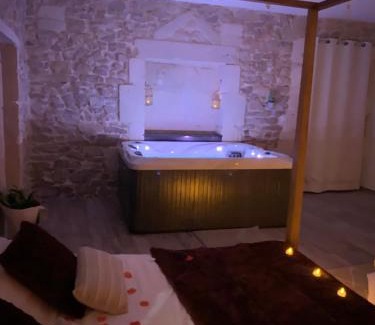 Milhaud Apartment | Suite de caractère avec Jacuzzi