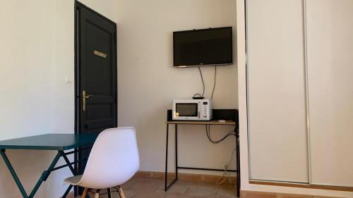 Chateau-Arnoux-Saint-Auban House | Suite dans maison provençale chez l'habitant