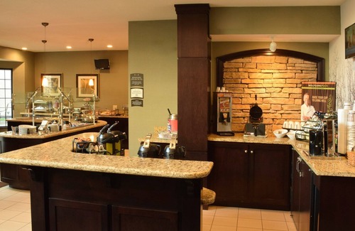 Beckett Ridge Condo | Suite | Free Breakfast & Indoor Pool + Gym