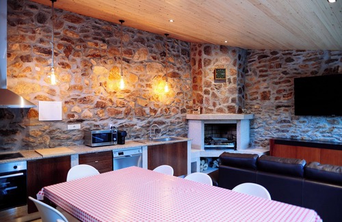 Molares House | SUITE IN RUSTIC HOUSE WITH STUNNING VIEWS