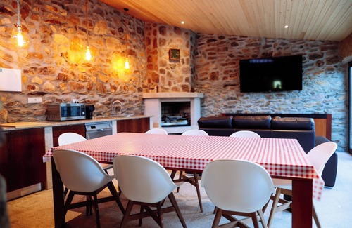 Molares House | SUITE IN RUSTIC HOUSE WITH STUNNING VIEWS