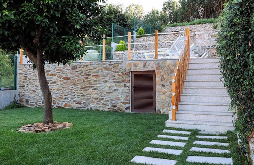 Molares House | SUITE IN RUSTIC HOUSE WITH STUNNING VIEWS