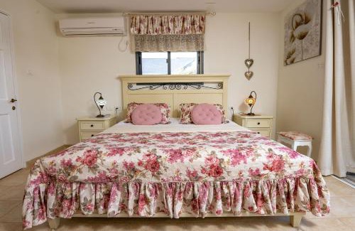 Yavne'el Apartment | Suite Kolibri in Galilee