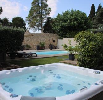 Moussan House | Suite l'inattendu avec Spa privatif et espace bien-être.